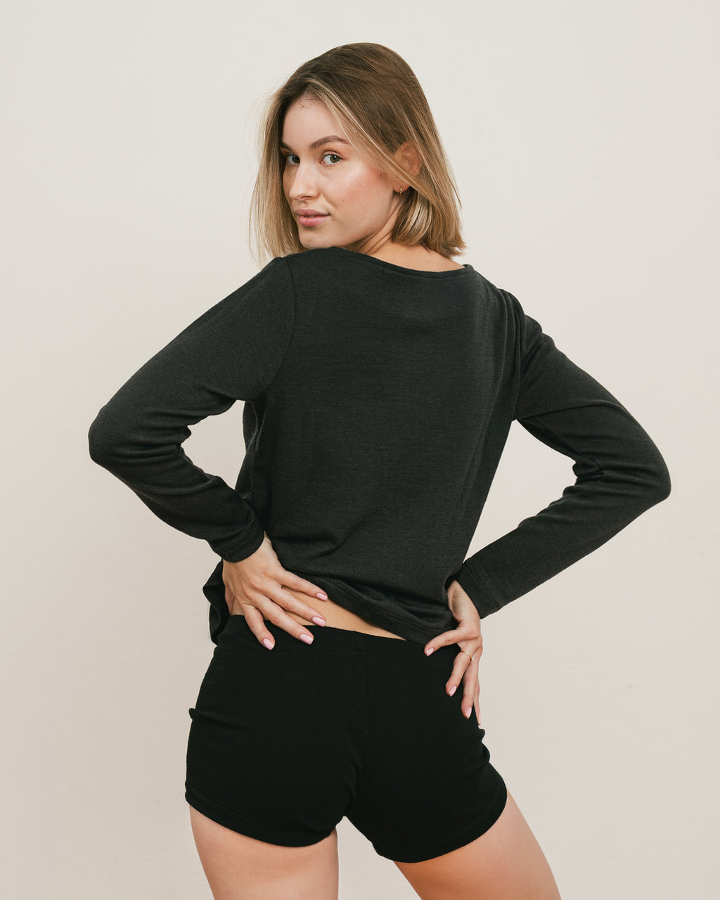 Bluzka LAJLA – antracytowa - 100% merino