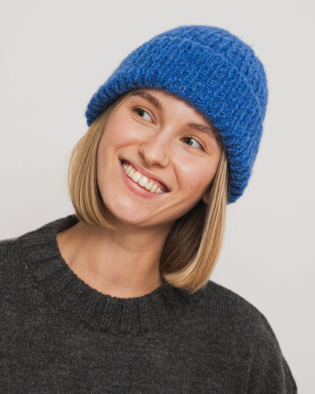 Czapka DARLA - Kobaltowa
