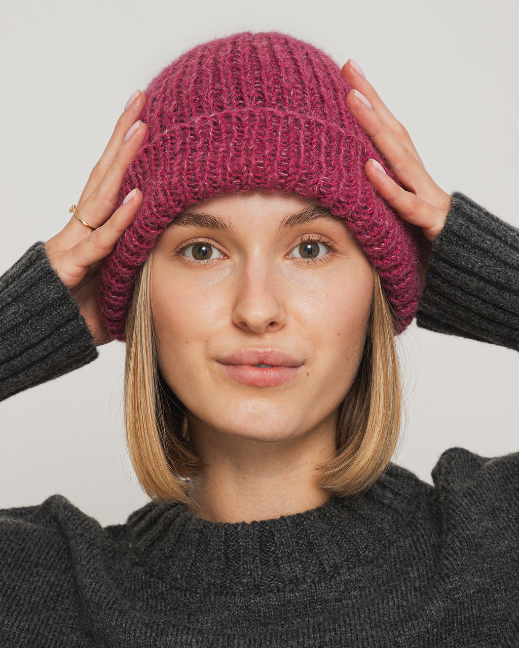 Czapka DARLA - Malinowa