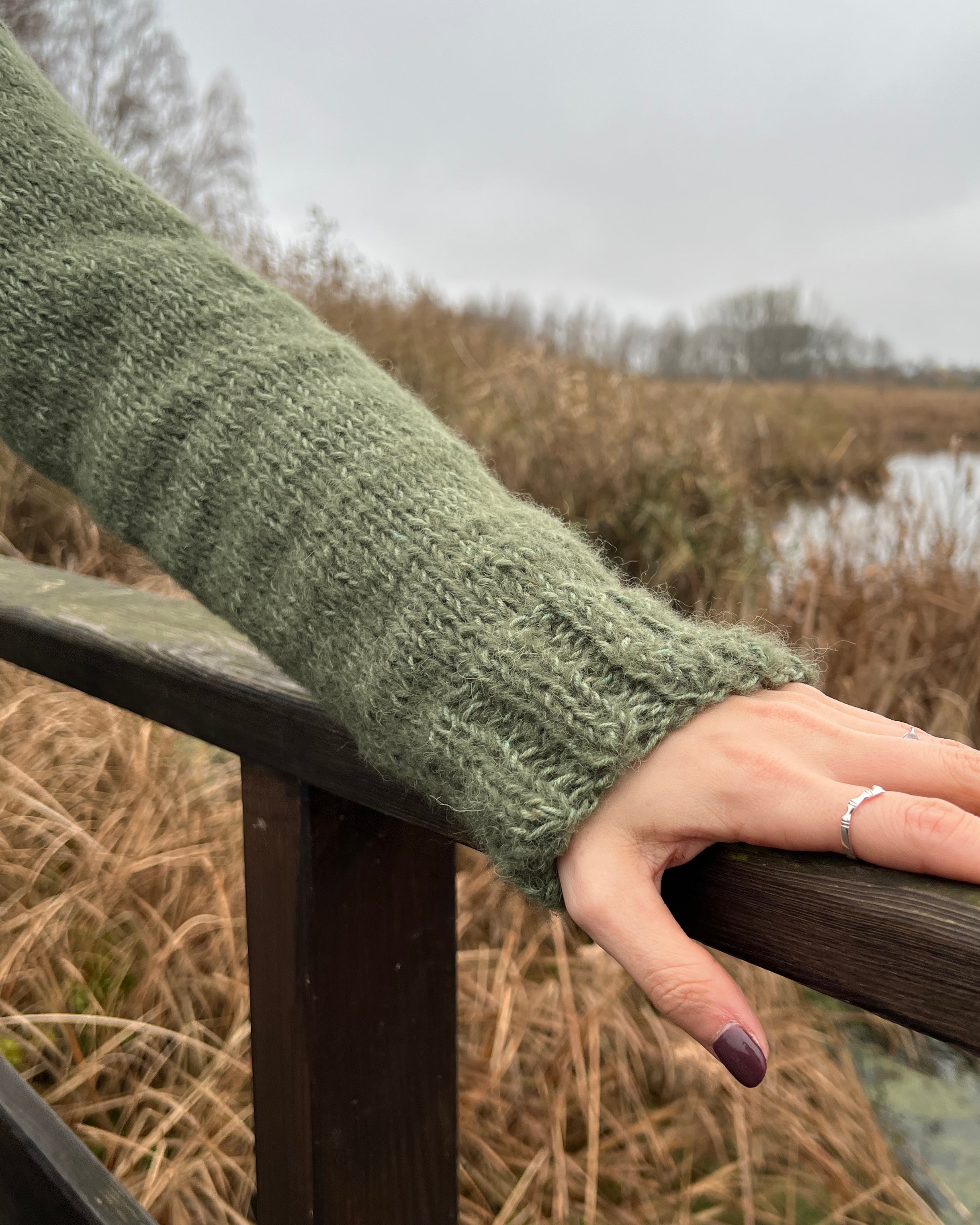 Sweter DITA - Oliwkowy