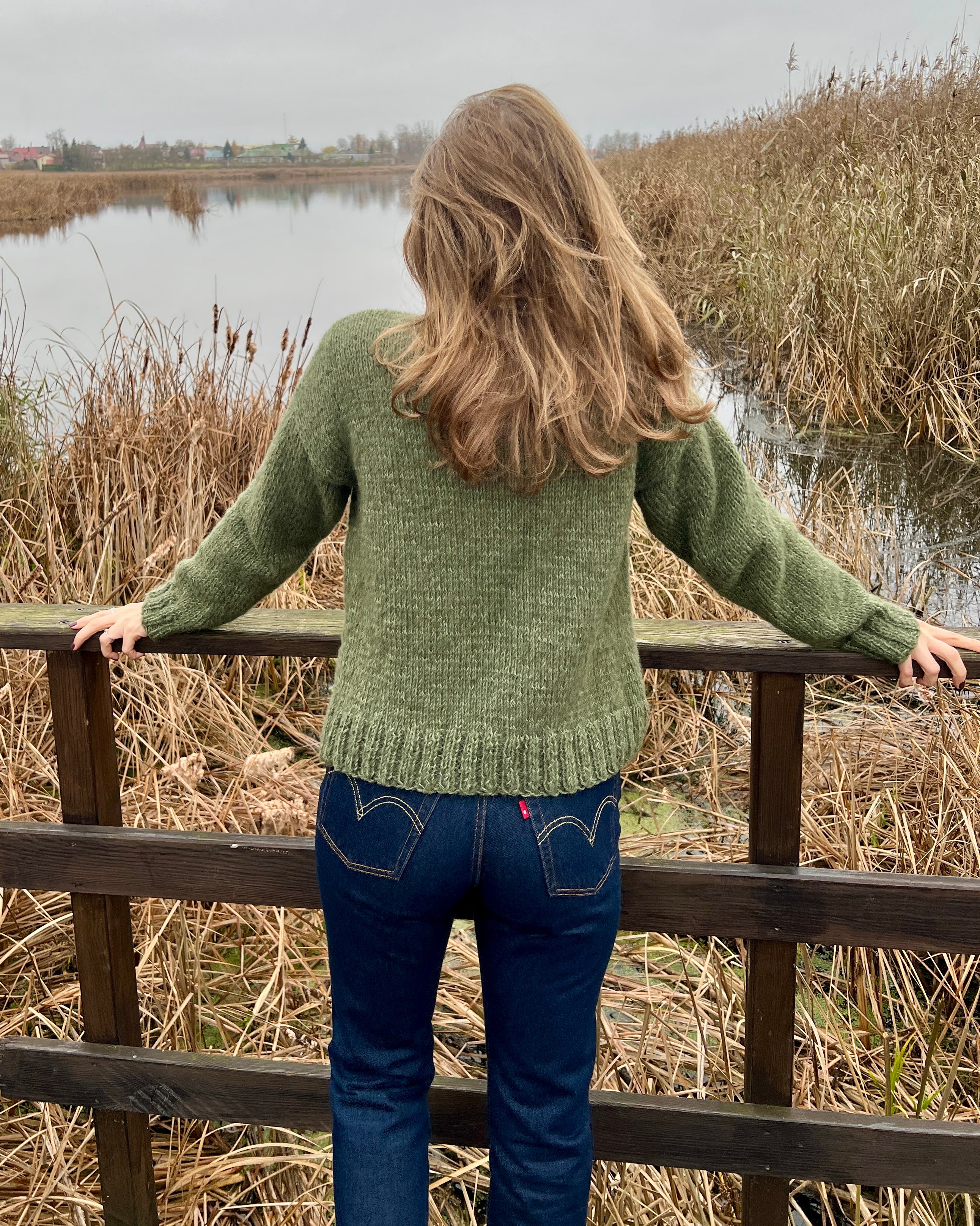 Sweter DITA - Oliwkowy