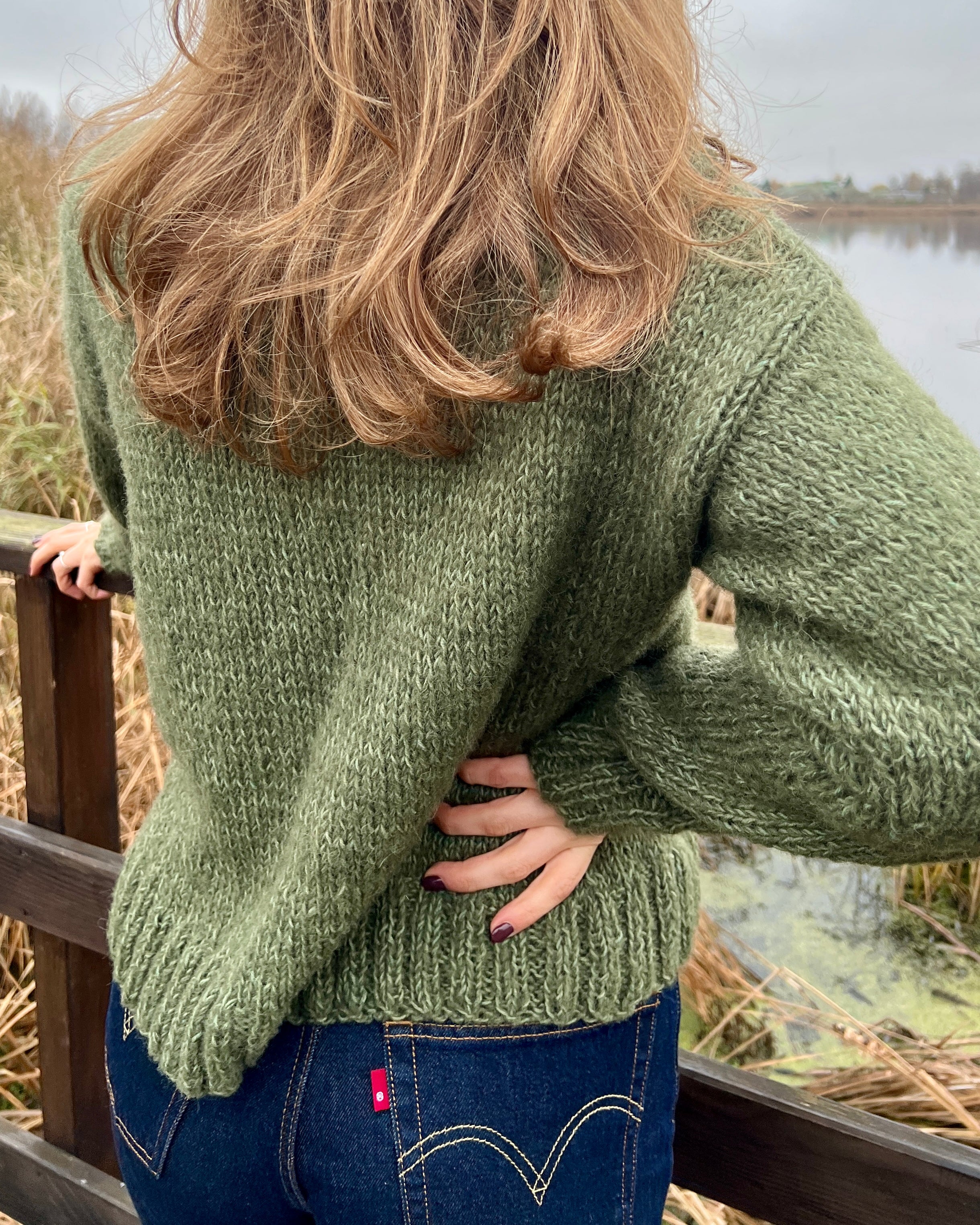 Sweter DITA - Oliwkowy