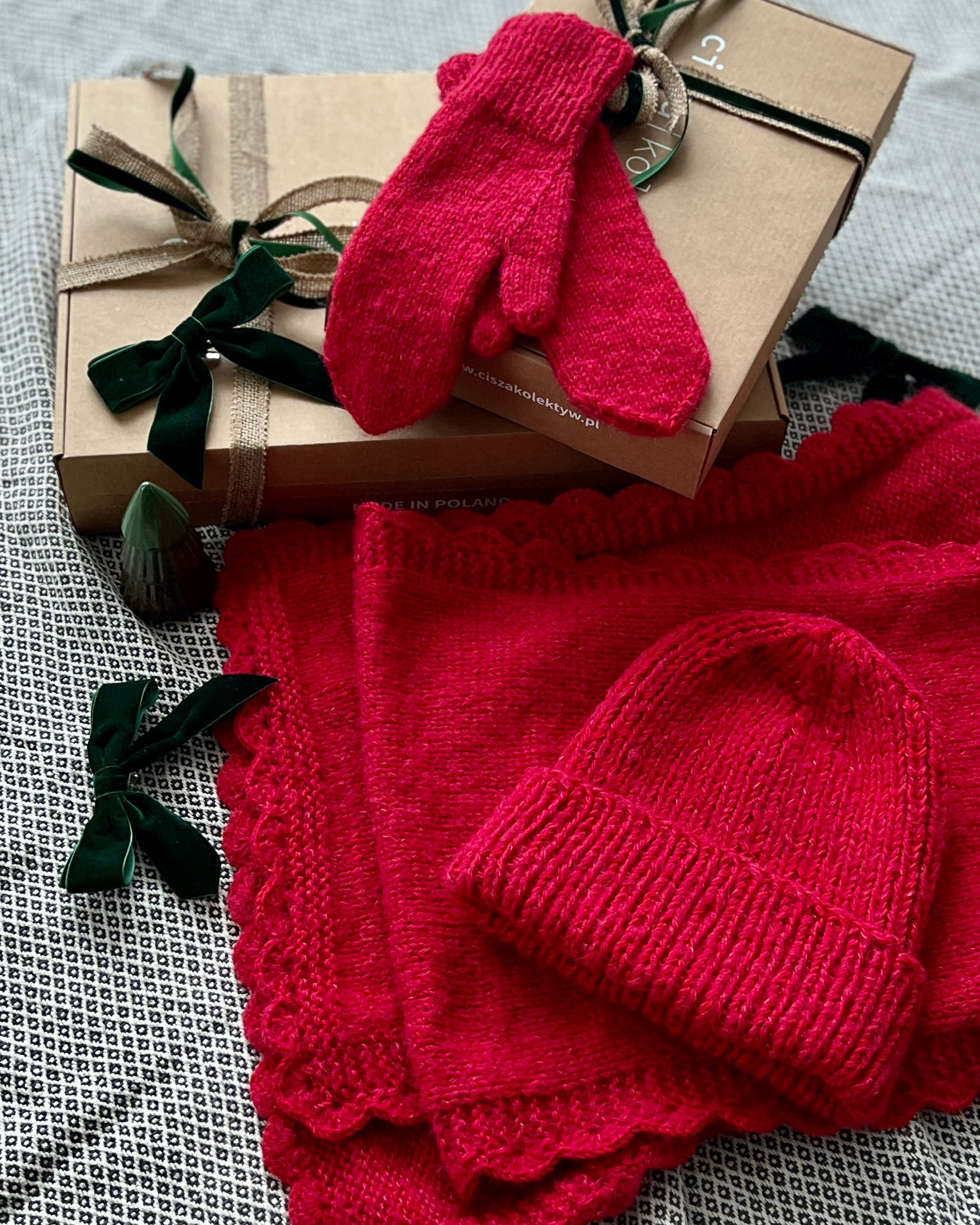 Czapka DEBRA - Czerwona